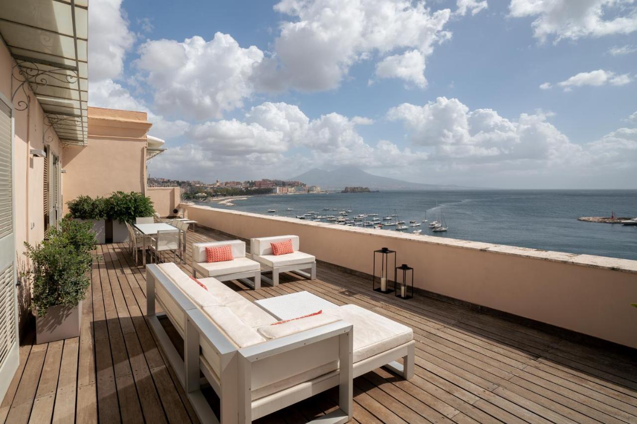 Caracciolo 13 Rooftop & Suites Naples Exterior photo